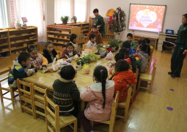 蒙特梭利幼儿园加盟费用是多少？