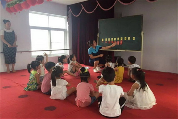 亿童幼教加盟多少钱？