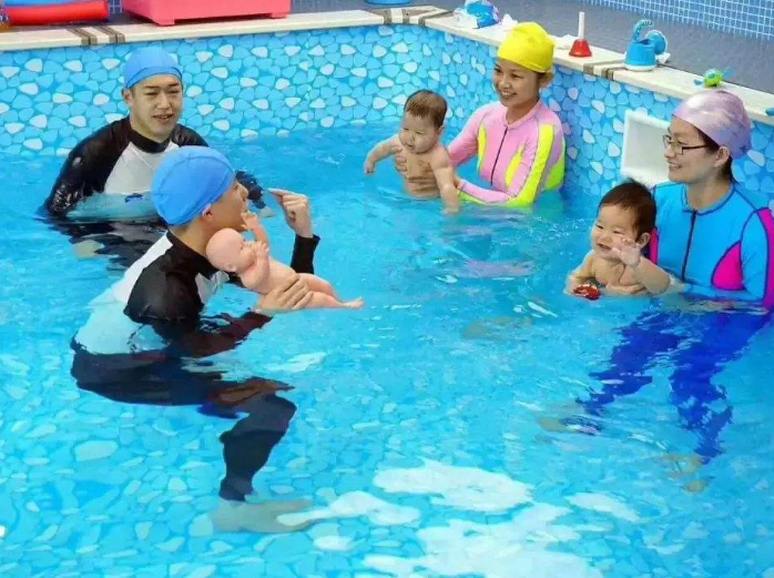 家有儿女婴幼儿水育加盟条件要求高吗？