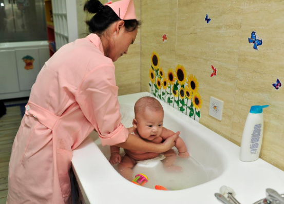 天使宝贝婴儿游泳馆加盟优势有哪些呢？