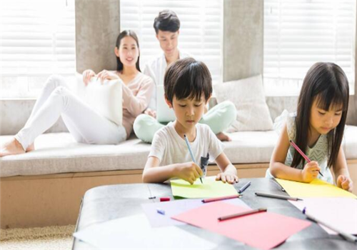 红棉贝比早教中心加盟费用多少钱？