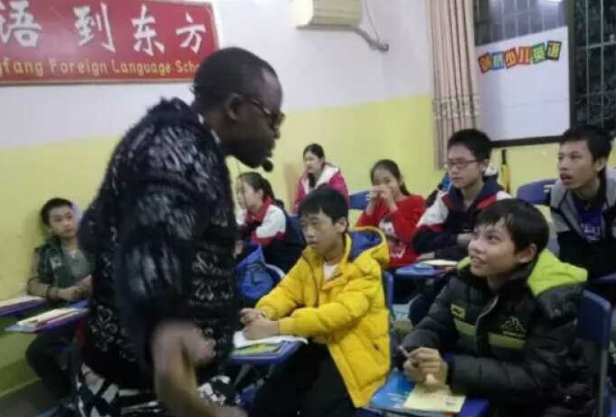 东方实用英语加盟支持有哪些呢？