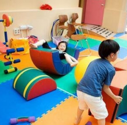 金色摇篮幼儿园加盟电话是多少？