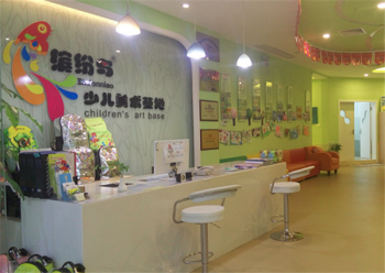缤纷鸟美术加盟店如何做好装修？