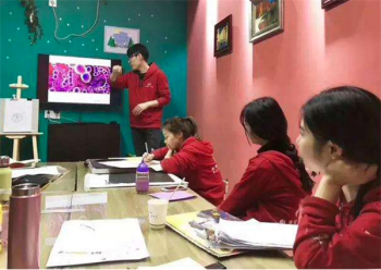 小央美儿童美术加盟优势是什么？