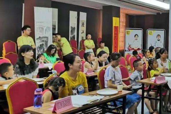 宇凰幼少儿国学加盟多少钱？