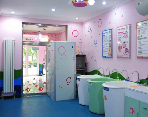 婴幼儿游泳馆加盟排行榜如何？童话雨婴儿游泳馆非常不错