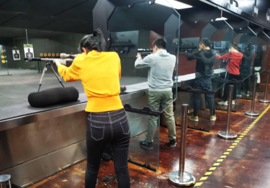 实弹射击俱乐部加盟费多少钱？