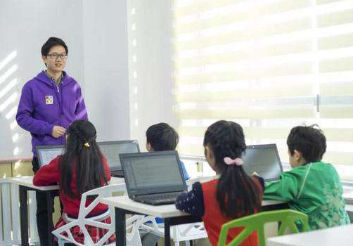 加盟一个幼儿编程机构多少钱？