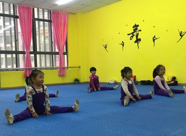 小萍果艺术学校怎么样加盟？