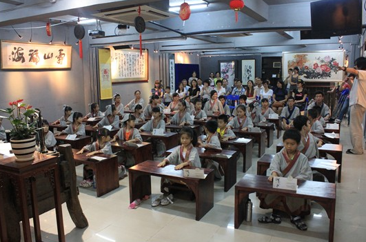 国学班加盟多少钱？