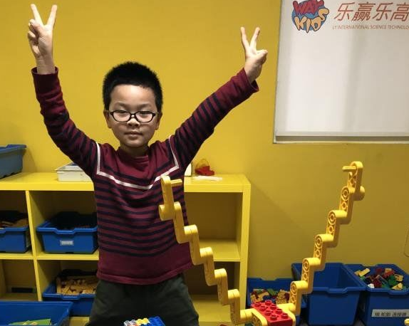 乐赢乐高科技中心加盟电话多少？