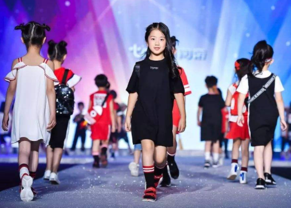 少儿模特培训班加盟大约多少钱？