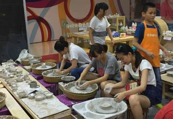 陶艺吧加盟要多少钱？