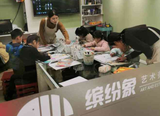 缤纷象艺术美学加盟条件？