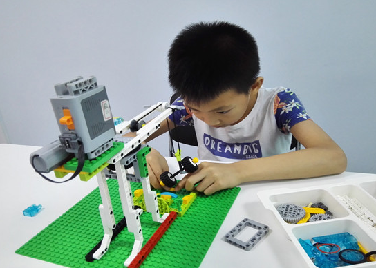乐赢码高机器人加盟市场怎么样？