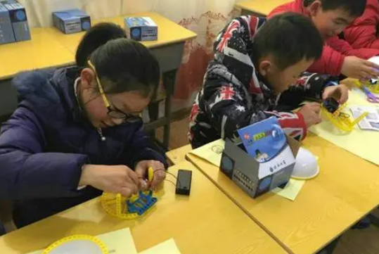 小爱迪生科学实验班加盟怎么样？