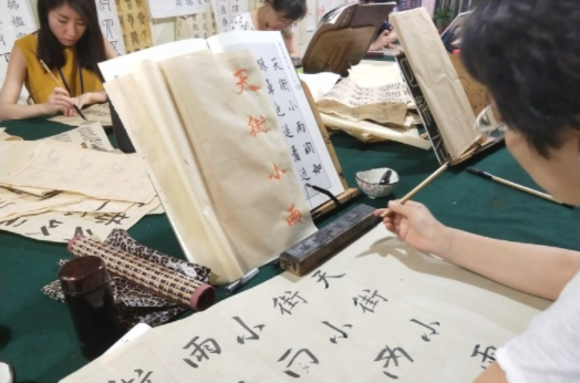 东兰亭书画院加盟多少钱？