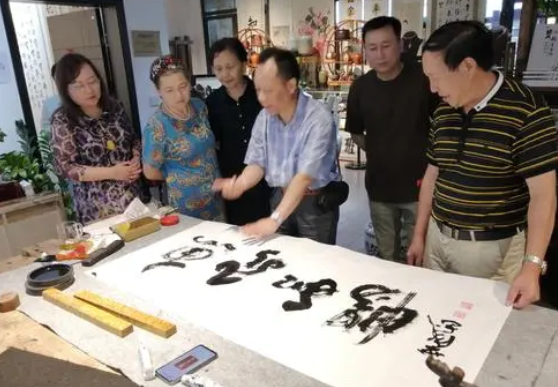 宝轮书画院加盟费多少钱？