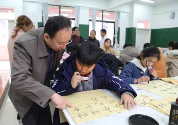 翰逸书画培训加盟多少钱？