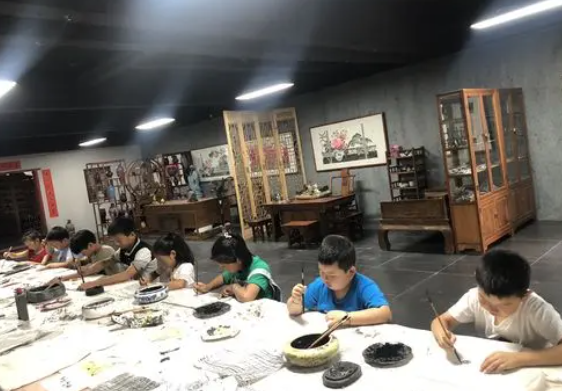 研艺斋书画培训学校加盟多少钱？