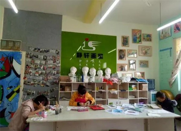 静轩少儿美术教育加盟费一般是多少钱？
