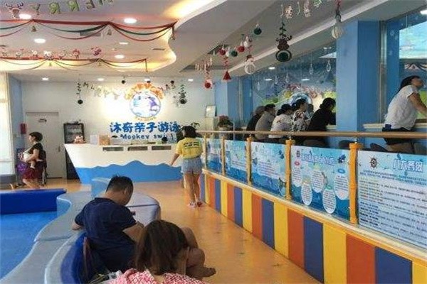 沐奇亲子游泳馆加盟费是多少钱？