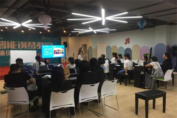 海伦智能钢琴教室加盟费用是多少?