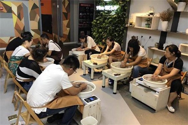 手工陶艺加盟店多少钱？