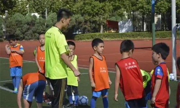 如何开一个贝乐康少儿足球？