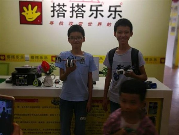 搭搭乐乐机器人活动中心加盟怎么样?