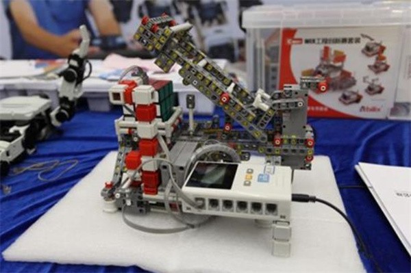 能力风暴机器人教育加盟怎么样？