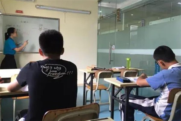 加盟一个中小学文化培训中心需要多少钱？