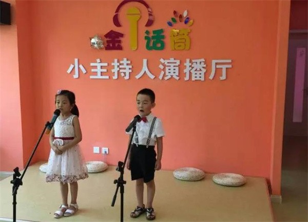 金话筒少儿口才班怎么加盟?