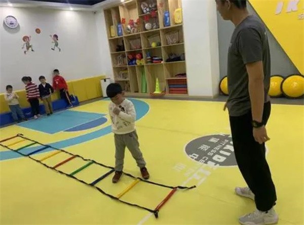 ikidfit儿童体适能加盟优势如何？适合儿童启蒙运动的课程！