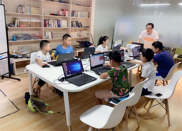 远见青少儿编程适合什么样区域？学校周边可以吗？