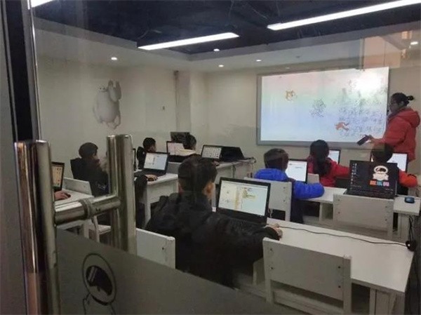 趣乐码青少年编程加盟品牌加盟成本高不高？