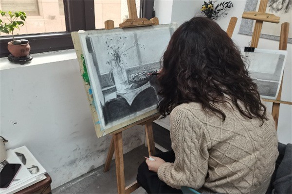 小画迷创意美术馆加盟的电话多少?加盟符合什么条件?