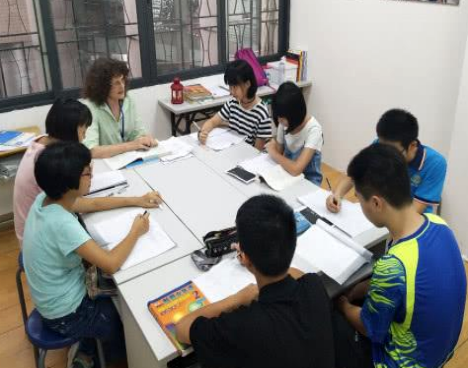 易学国际英语 易学国际英语