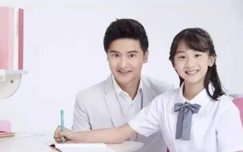 爱果乐学习桌椅加盟