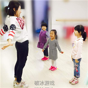 LITTLE UP少儿舞蹈教室加盟