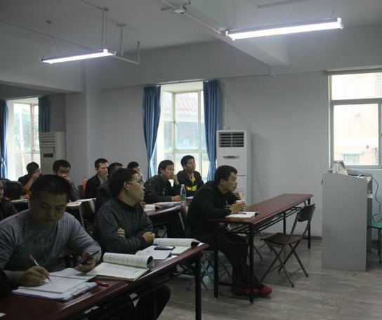 龙诚职业培训学校加盟