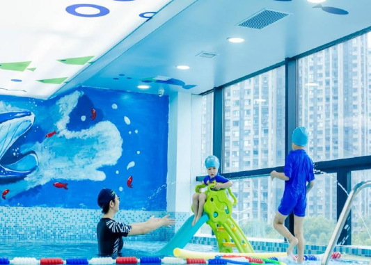 海豚家亲子游泳加盟