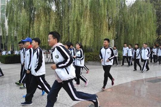 波利亚外国语学校加盟