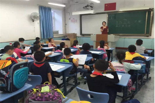中传花少口语教育加盟 中传花少口语教育加盟