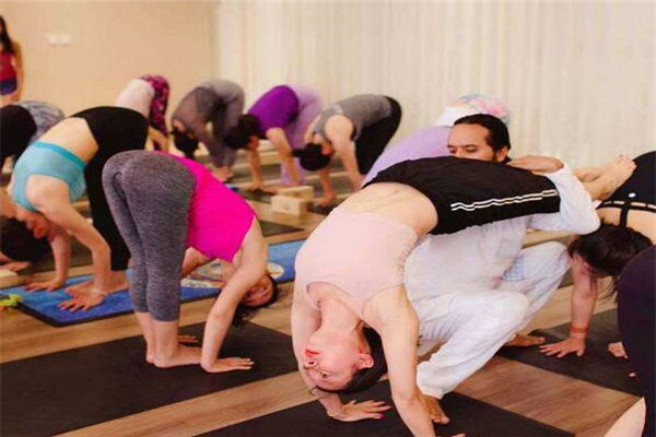 YOGALA瑜伽旅修加盟