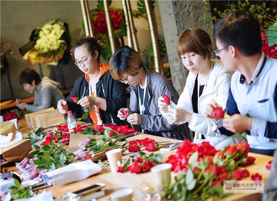 良友花店商学院加盟