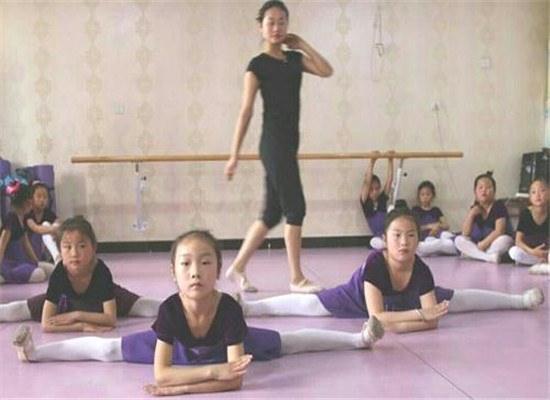 冠亚舞蹈培训加盟 冠亚舞蹈培训加盟