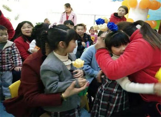 迪米亚中英文艺术幼儿园加盟