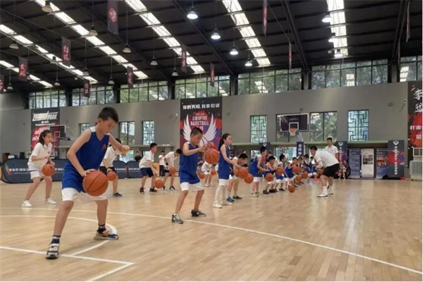 李秋平青少年篮球俱乐部加盟 李秋平青少年篮球俱乐部加盟